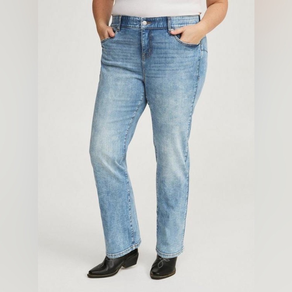 Torrid Bombshell Straight High-Rise Jeans Blue Acid Wash Size 20